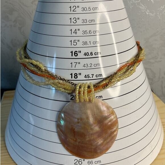 Cream Orange Sea Bead Chain Mother of Pearl Shell Pendant Necklace - Picture 5 of 5